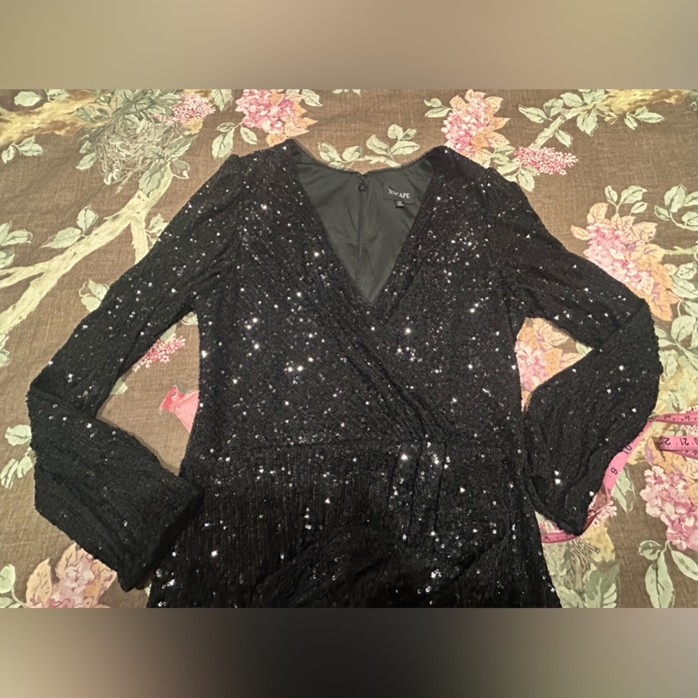 Xscape Elegant Black Sequin Dress - Picture 5 of 10